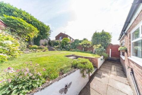 9 Pratt Road garden.jpg