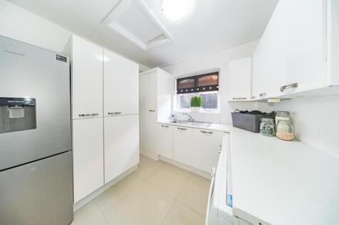 66-Bardley-Crescent-15.jpg