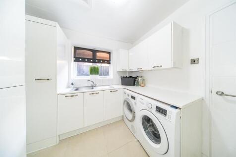 66-Bardley-Crescent-16.jpg