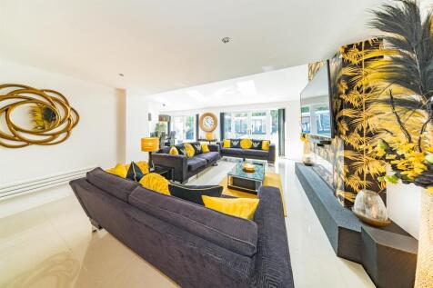 66-Bardley-Crescent-17.jpg