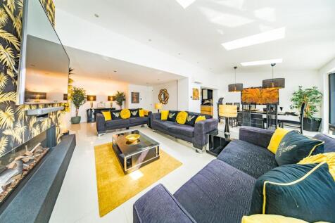66-Bardley-Crescent-18.jpg