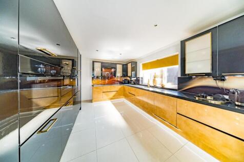 66-Bardley-Crescent-23.jpg