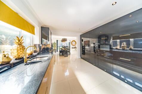 66-Bardley-Crescent-27.jpg