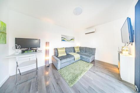 66-Bardley-Crescent-51.jpg