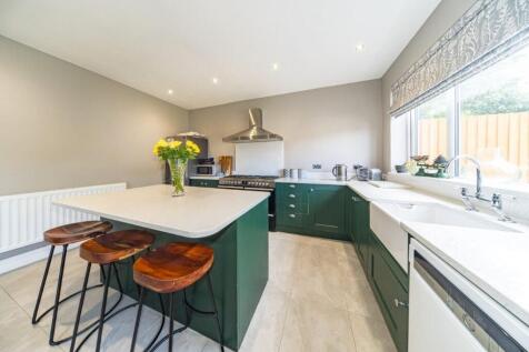 100 Bluebell lane kitchen 2.jpg