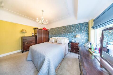 100 bluebell lane bedroom 1 2.jpg