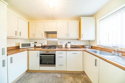 15 Station Road kitchen 3.jpg