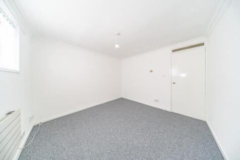 16 Portico Court bedroom 1 2.jpg
