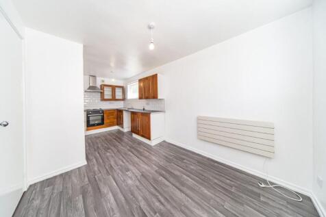 16 Portico Court dining kitchen.jpg