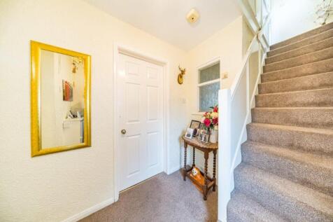 6 Green Road hallway.jpg