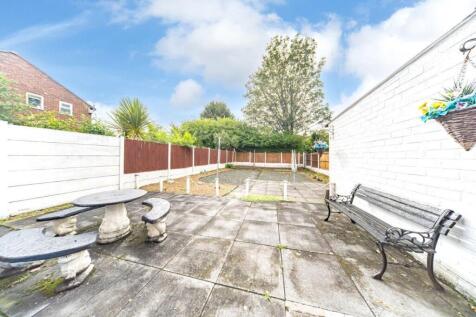6 Green Road garden.jpg