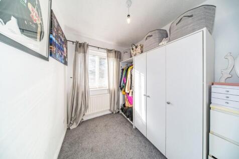 3 Deanwood Close bedroom 3.jpg