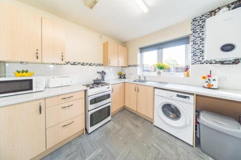 10 Tinling Close kitchen.jpg