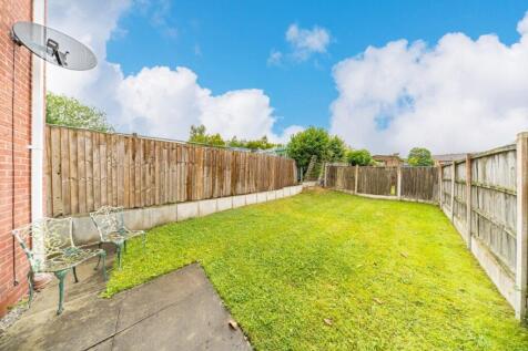 27 Molyneux Close garden.jpg
