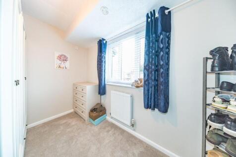 11 Newark Close bedroom 4.jpg