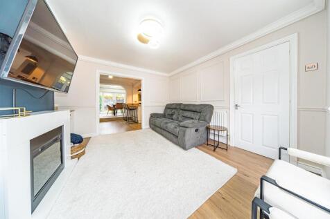 2-Cartmel-Drive-10.jpg