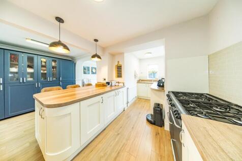 2-Cartmel-Drive-15.jpg