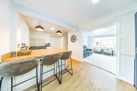 2-Cartmel-Drive-13.jpg