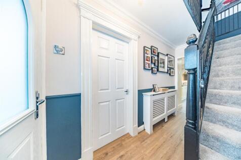2-Cartmel-Drive-8.jpg