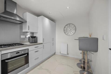 12 Springwell Avenue-8.jpg