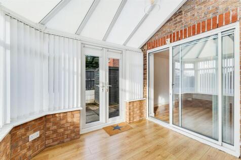 59 Manorwood conservatory 2.jpg