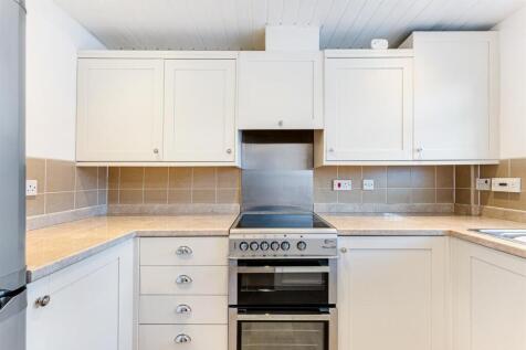 59 Manorwood kitchen.jpg