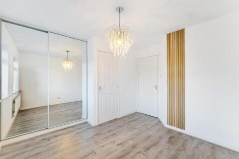 59 Manorwood bedroom 1 2.jpg