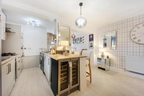 1 Thorndyke Close kitchen.jpg