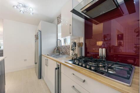 1 Thorndyke Close-27.jpg