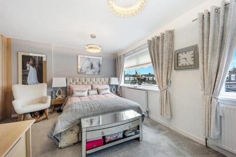 1 Thorndyke Close-10.jpg