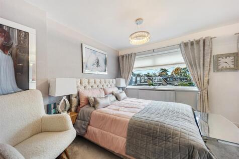 1 Thorndyke Close-7.jpg