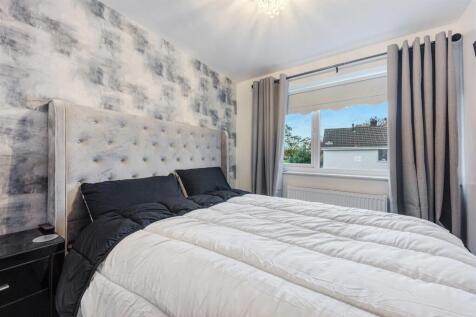 1 Thorndyke Close-4.jpg