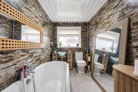 1 Thorndyke Close-13.jpg