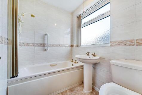 72 Sinclair Avenue bathroom.jpg