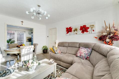 65 Hathersage Road lounge 2.jpg