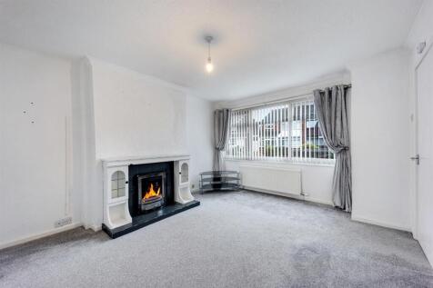 12 Arnside Avenue lounge 2.jpg