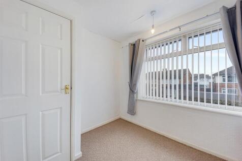 12 Arnside Avenue bedroom 3.jpg