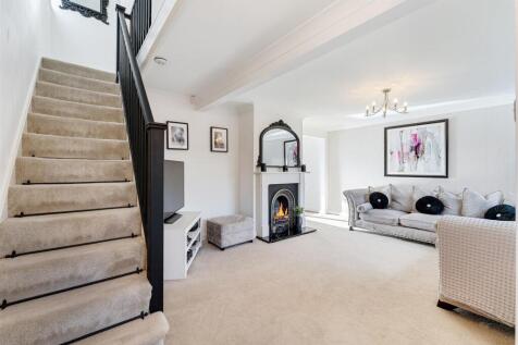 100 Tithebarn Road lounge 2.jpg