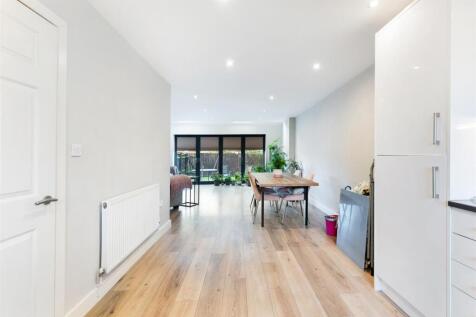 6 Lark Hill Court-28.jpg