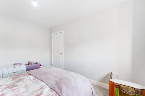 6 Lark Hill Court-23.jpg