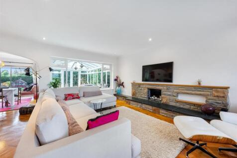 37 Ormskirk Road lounge.jpg