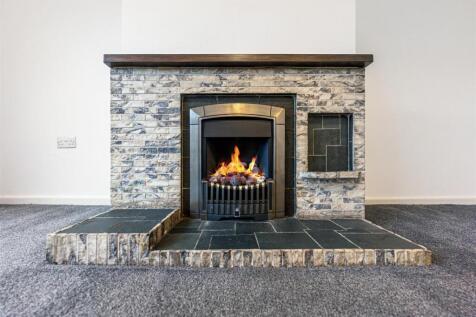 7 Epping close fireplace.jpg