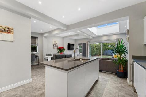 2 Old Lane kitchen 3.jpg