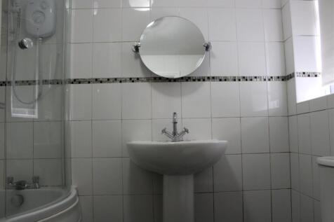 17 Duke Street bathroom.JPG