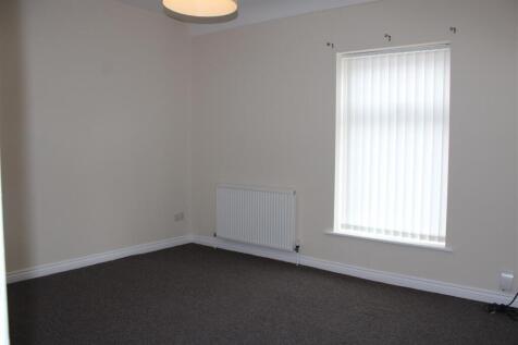 17 Duke Street bedroom 1.JPG