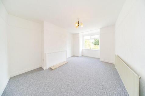 39 Sundale Ave lounge 2.jpg