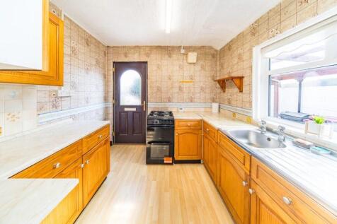 39 Sundale Ave kitchen 2.jpg