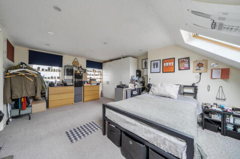 1365759-6-68ee3e2...