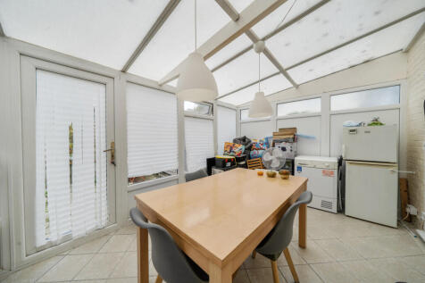 1365759-7-68ee3d0...