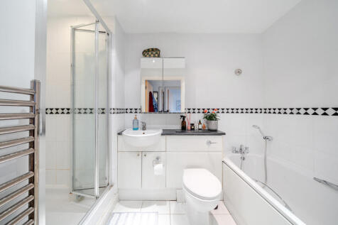 1373472-4-68ff5ef...